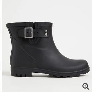 TORRID Black Buckle Ankle Rain-boots size 11 WW